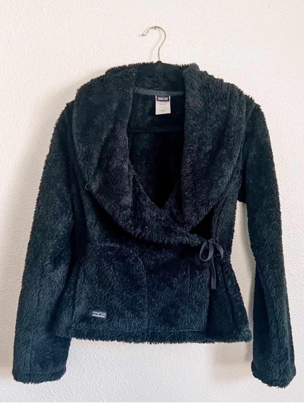 Patagonia wrap jacket in black